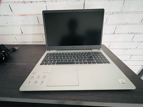 Laptop Dell Inspiron 15 3501 | Core I3 | 8gb Ram | 1tb Hdd (Usado)