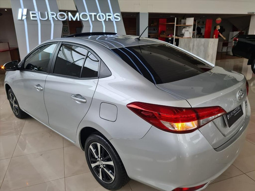 Imagem 3 de 14 de Yaris 1.5 16v Flex Sedan Xls Connect Multidrive