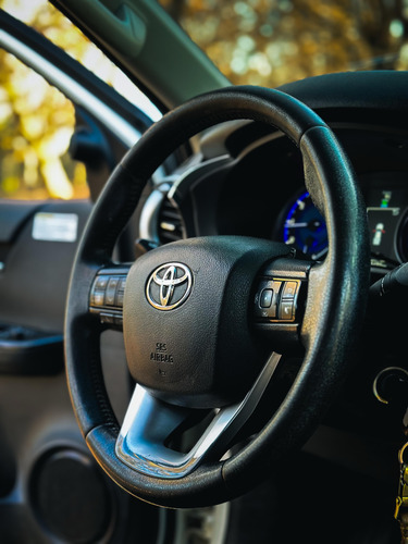 Toyota Hilux 3.0 Cd Srv Cuero Tdi 4x4 5at - A4