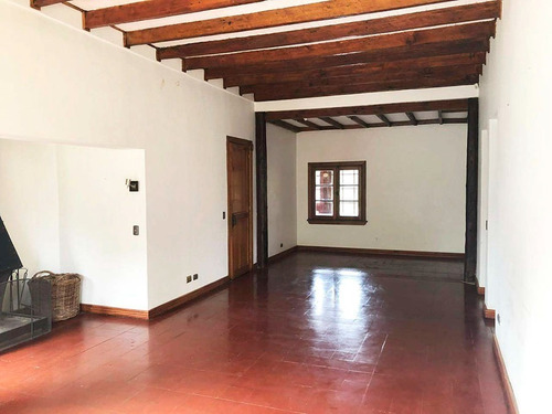Imagen 4 de 24 de Gran Casa Con Jardín Formado En Calera De Tango
