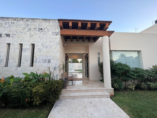 Sodzil Norte Casa En Esquina Con Amplio Terreno En Venta