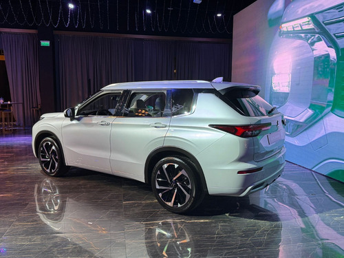Mitsubishi Outlander 2.5 Gls At Full 7 Plazas