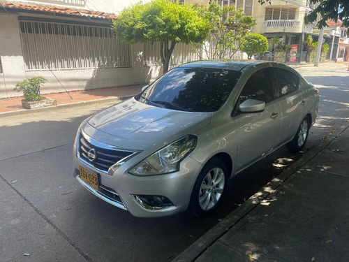 Nissan Versa 1.6 Advance