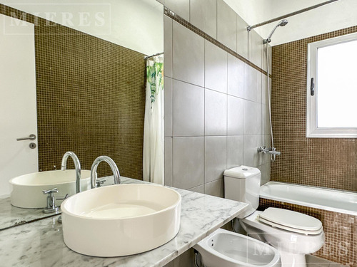 Casa En Venta En Lote Interno En Los Alisos, Nordelta