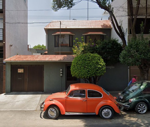 Hermosa Casa En La Glorieta De Claveria En Venta