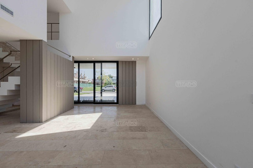 Casa En Venta En El Yacht, Nordelta, Tigre