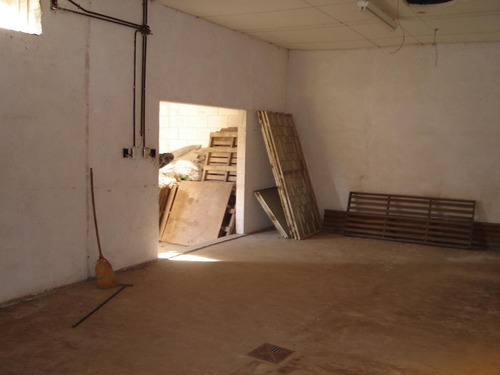 Imagen 11 de 16 de Galpon Sobre Terreno Centrico Mejoras Para Vivienda