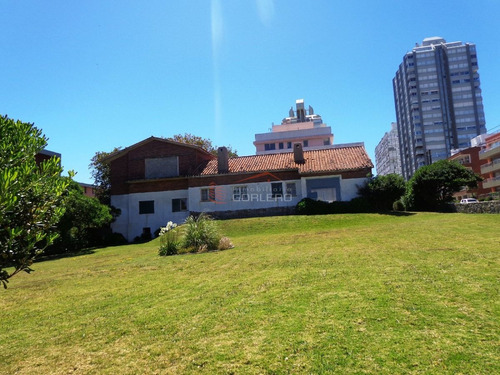 Imagen 12 de 18 de Venta De Terreno Con Vista Al Mar En Punta Del Este!, Península, Apto Para 3 Pisos