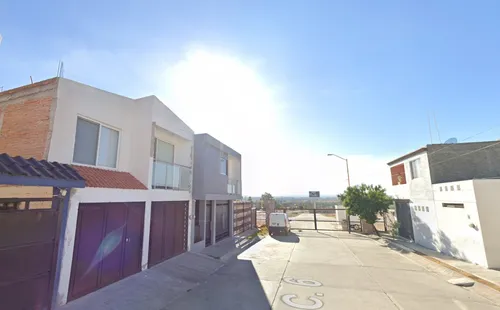 Casa En Remate En Fracc. El Dorado, Aguascalientes, Aguascalientes. -sk20