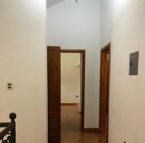 Imagen 11 de 17 de Se Vende Th Barrio Sucre. Maracay 04244029974