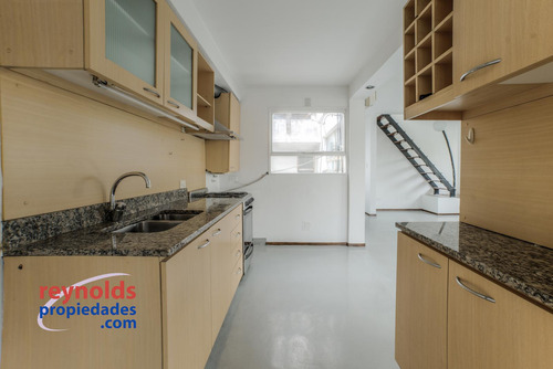 ¡dúplex En Piso 2° Por Escalera, Con Terraza En Piso 3°, Con Parrilla Y Baulera!
