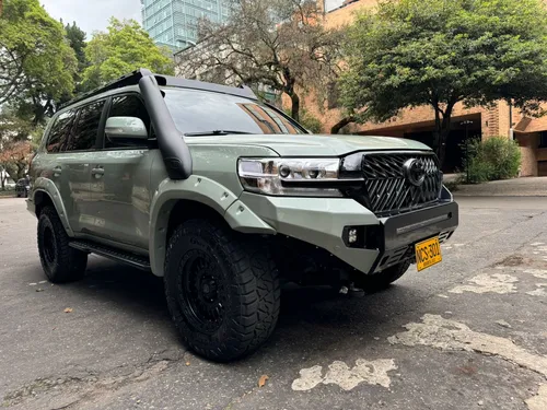 Toyota Land Cruiser 4.5 Imperial Lc200 Diésel
