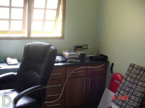 Imagem 11 de 15 de Ótima Casa Semi-isolada! 3 Dormitórios - Di1167