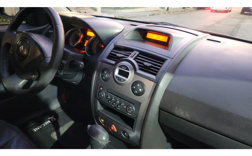 Renault Megane 2.0 DYNAMIQUE SEDAN 16V GASOLINA 4P AUTOMÁTICO