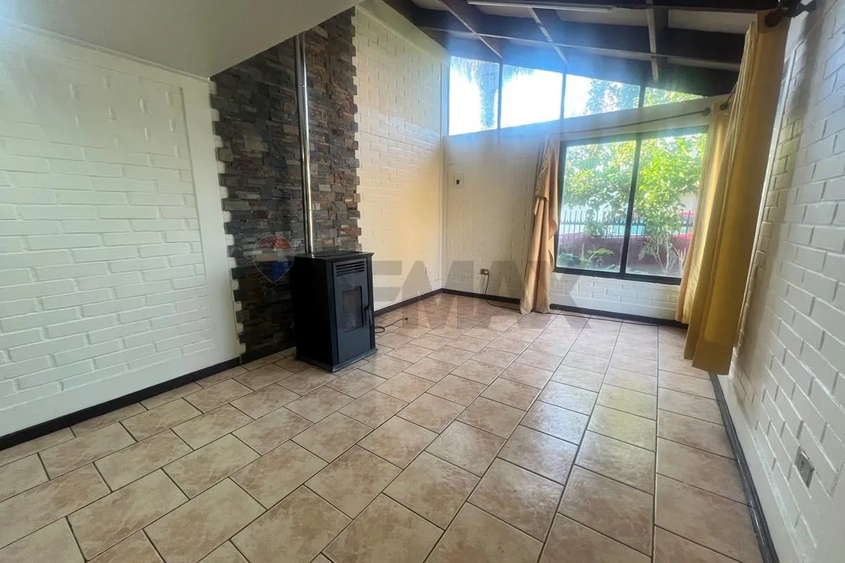 Imagen 3 de 30 de Casa Venta: Oportunidad Única En Los Ángeles