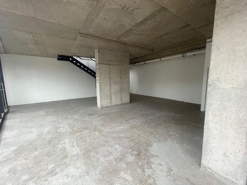 Arriendo Local Comercial 193,72 M2 Nivel Calle Y 119,58 M2