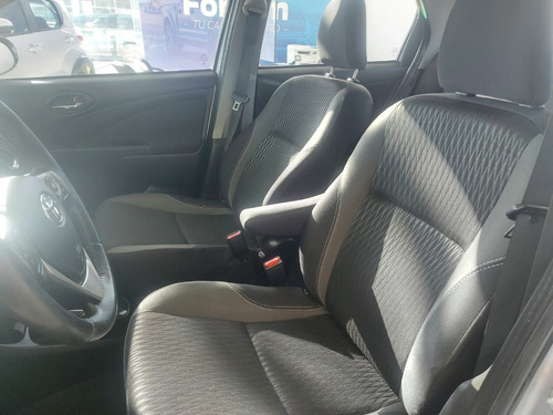 Imagen 6 de 14 de Toyota Etios 1.5 4 Puertas Automático 2017 // 4632025