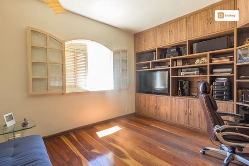 Imagem 13 de 15 de Venda De Casa Com 490m² E 4 Quartos - 772