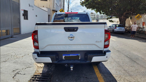 Nissan Frontier 2.3 Se Cab. Dupla 4x4 Aut. 4p