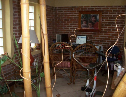 Casa En Beverly Hills, 4 Dormitorios *- Ref: 3576