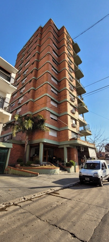 Venta Departamento De 3 Ambientes En Castelar Sur.