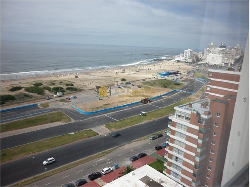 Lindo Apartamento En Brava Con Vista Hacia La Mansa- Ref: 3782