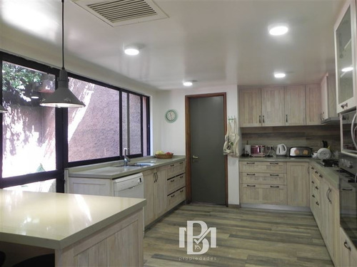 Imagen 8 de 14 de Casa En Venta De 5 Dorm. En Las Condes