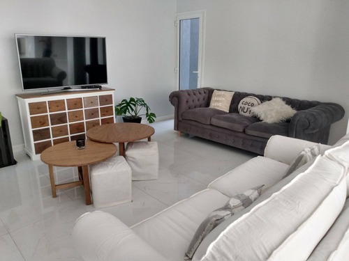 Imagen 3 de 29 de Excelente Casa En La Lucila,7 Ambientes Zona Colegios