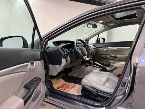Honda Civic 1.8 Ex Sedan L4 . At