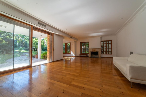 Imagen 4 de 30 de Venta / Alquiler - Imponente Casa En La Lucila Partido De Vicente Lopez - A Metros Del Río