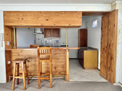 Muy Buen Departamento De 2 Ambientes Con Cochera En Martinez.