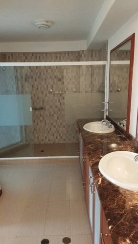 Imagen 8 de 12 de Apartamento En Venta En Edificio San José En Paraíso Il