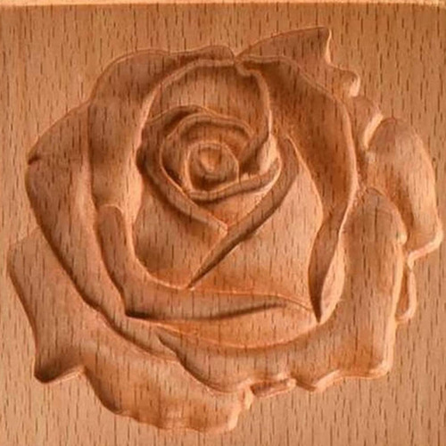 A Molde For Hornear Galletas De Madera Tallada En Color Rosa