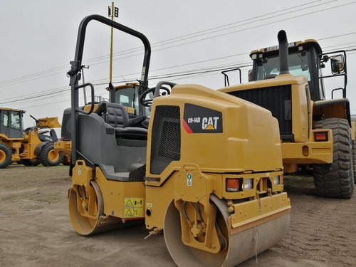 Imagen 2 de 9 de Vibrocompactador Caterpillar Cb54b 2015