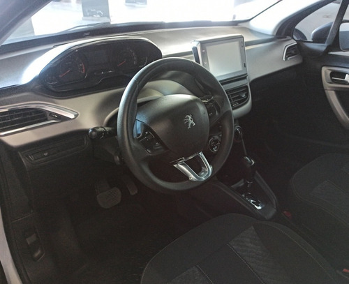 Imagen 10 de 12 de Peugeot 208 Allure