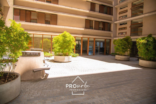 Departamento En Venta De 3 Dorm. Con Jardin En Las Condes