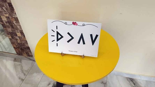 Imagem 2 de 5 de Quadro Decorativo Deus É Maior Que Altos E Baixos Placa A4