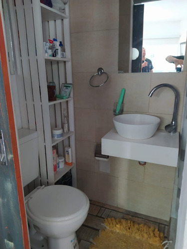 Dos Locales En Venta Sobre Av. Calchaqui