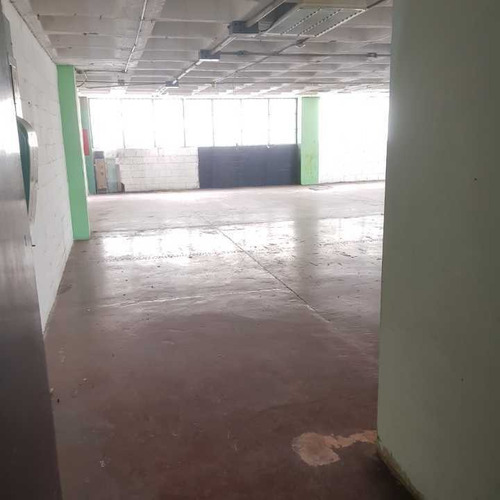 Imagen 6 de 11 de Alquilo Galpón 320m2 Boleíta Norte 4243