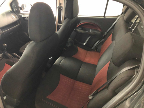 Fiat Uno 1.4 Sporting Flex 5p 2012