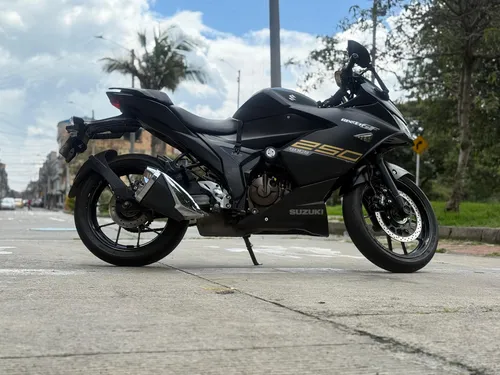 Gixxer Sf 250 2023 (único Dueño)