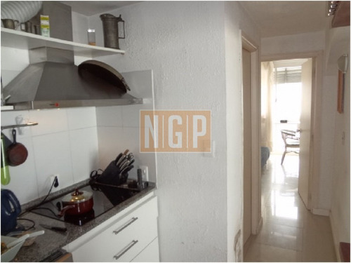 Departamento En Punta Del Este, Torre Cuenta Con Todos Los Servicios.-ref:16525