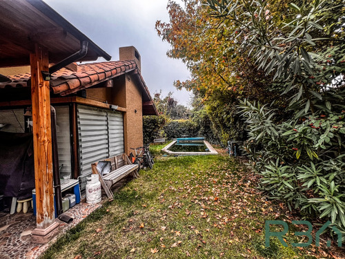 Gran Comodidad Y Ubicación, 4d+3b+servicios+piscina.