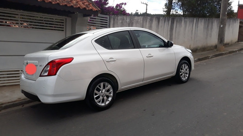 Imagem 2 de 7 de Nissan Versa 2018 1.6 16v Sv 4p