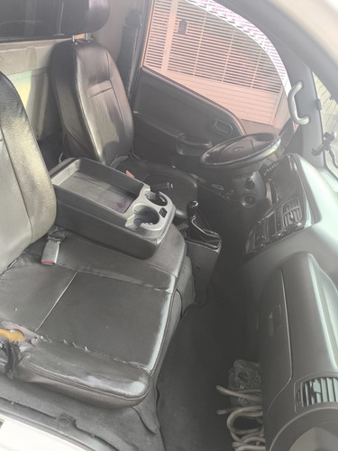 Kia Bongo 2.5 Std 4x2 Rs Turbo C/ Carroceria 2p