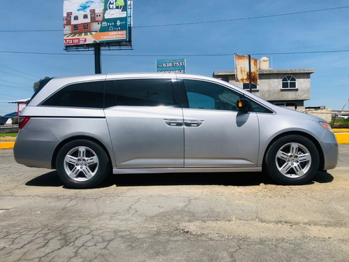 Imagen 5 de 13 de Honda Odyssey Touring 2011 Plata