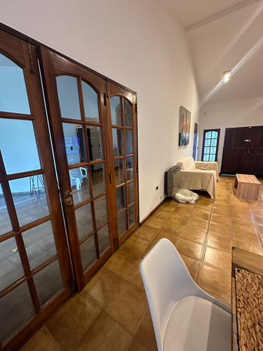 Casa Venta Arguello Amplia 3 Dormitorios Patio Enorme Pileta