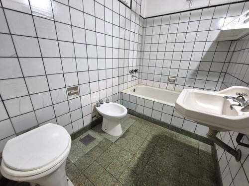Casa En Venta Sobre Lote Propio. Dos Propiedades En Block
