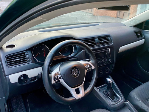 Volkswagen Jetta 2.5 Trendline Tiptronic At