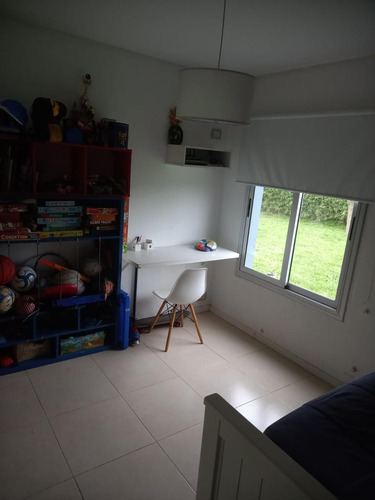 Casa En Venta - 2 Dormitorios 1 Baño - Cochera - 2.008mts2 - Castelli